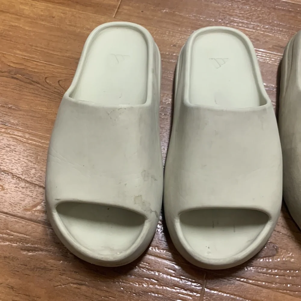 Yeezy slides bundle